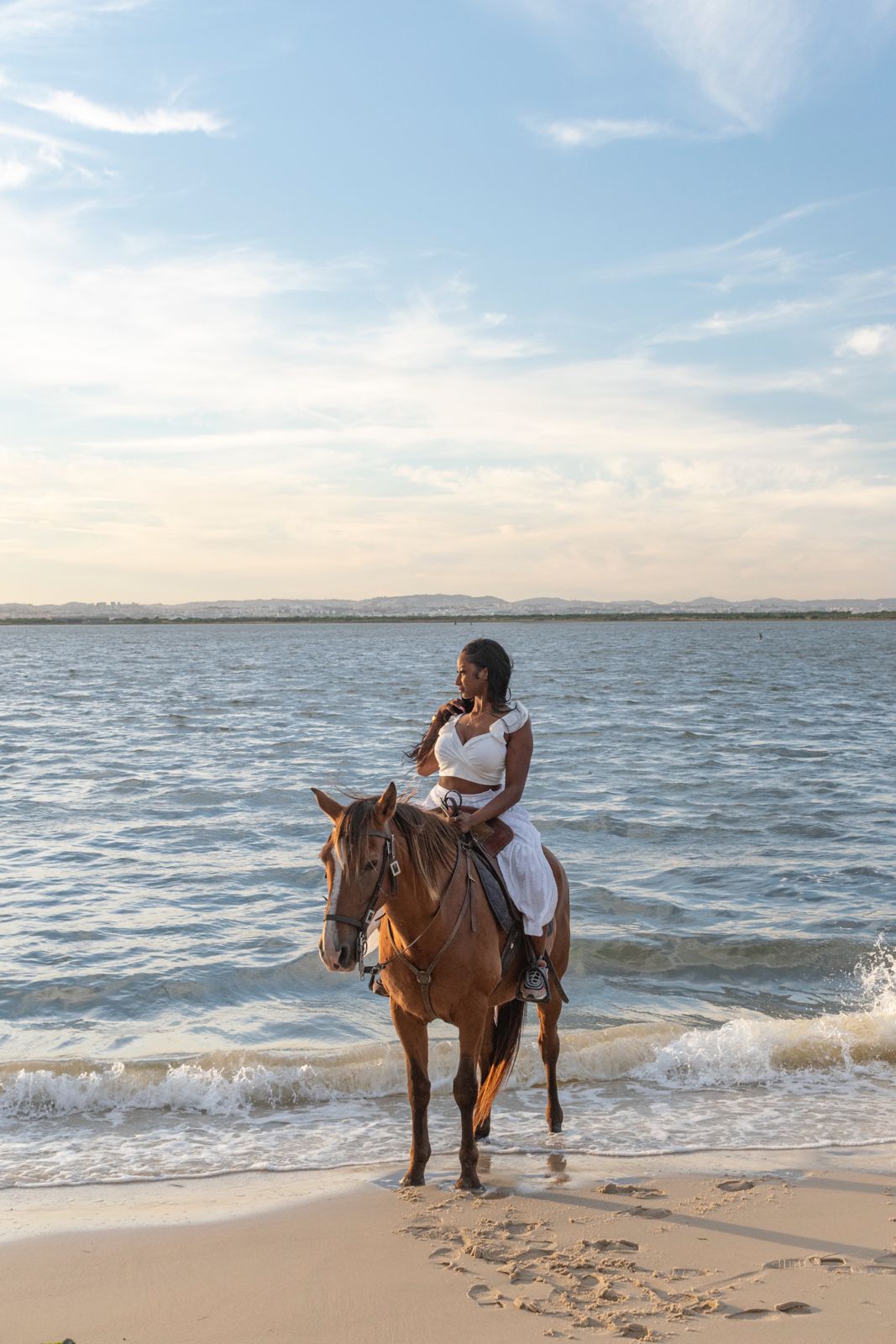 Voucher físico • Passeio a Cavalo ao Pôr-do-Sol + Chapéu