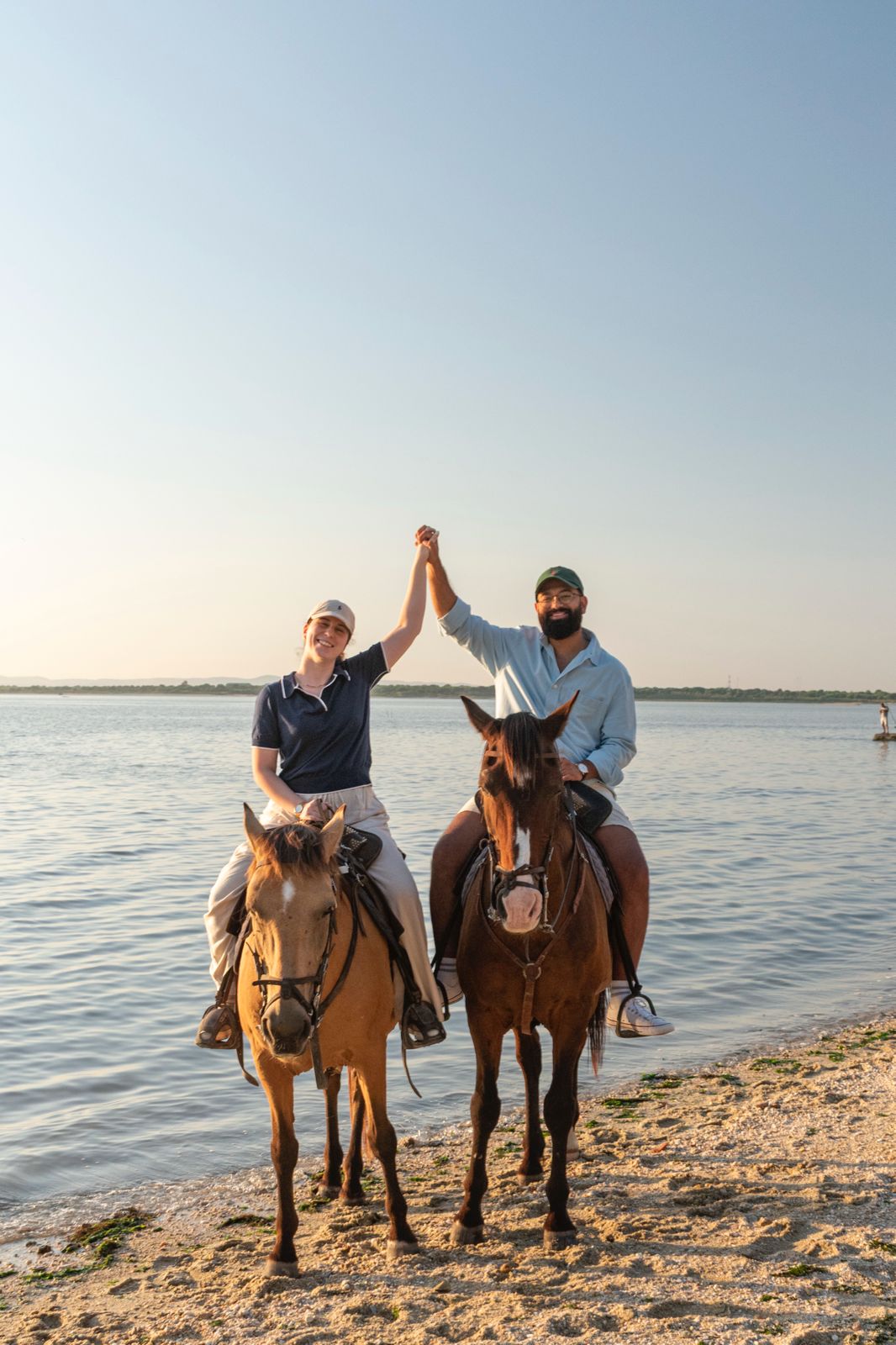 Voucher físico • Passeio a Cavalo Pôr-do-Sol + Lenço Amor