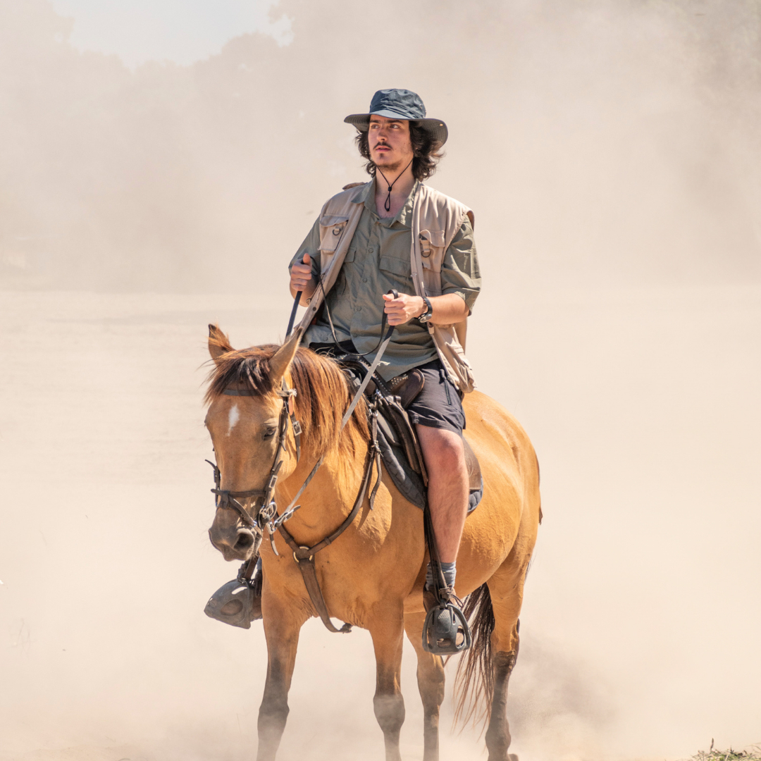 Gift Box • Horseback Riding on Pôr-Do-Sol Beach