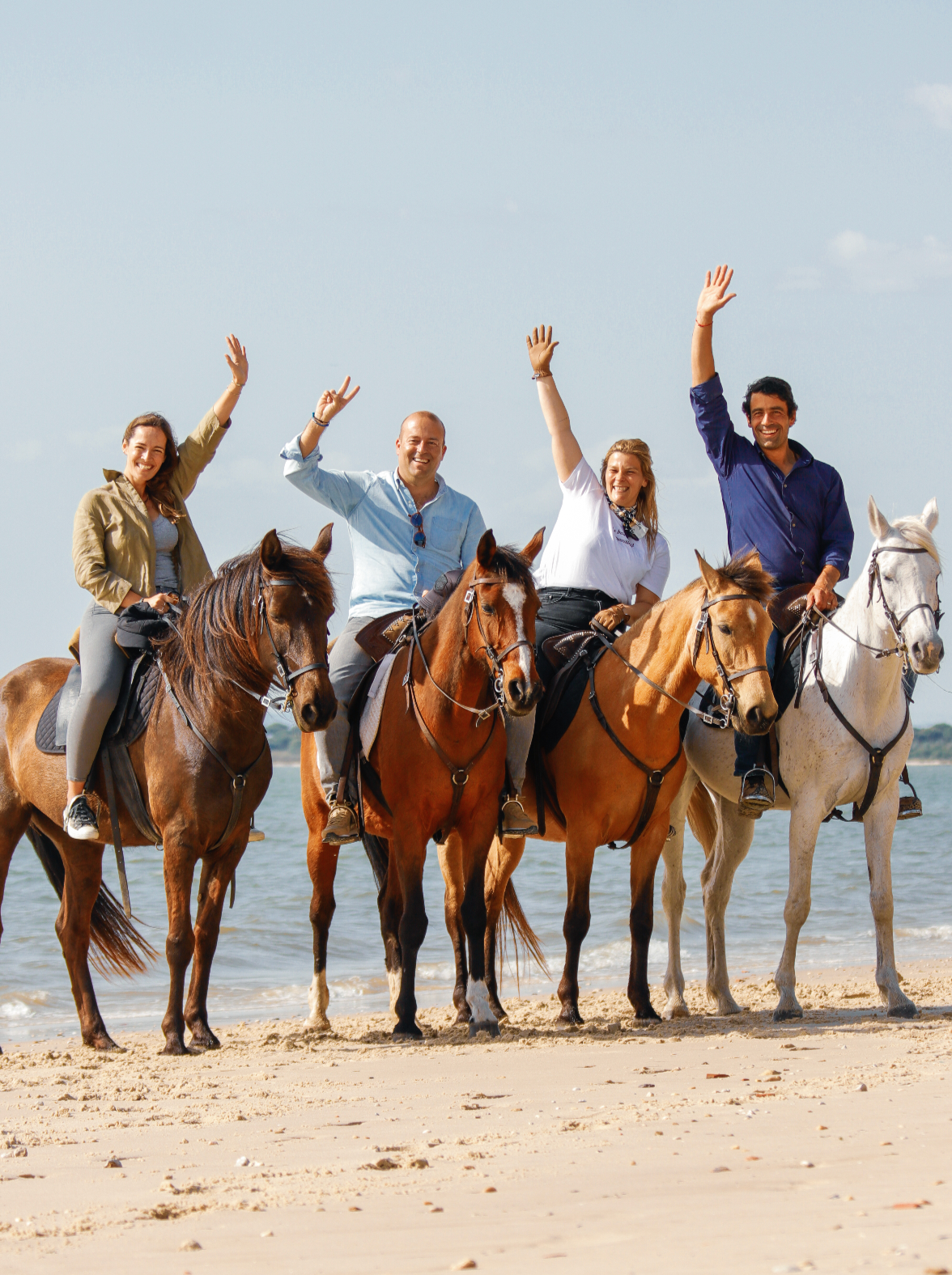 Passeio a Cavalo na Praia Privado • 1h 30min • A partir dos 12 anos