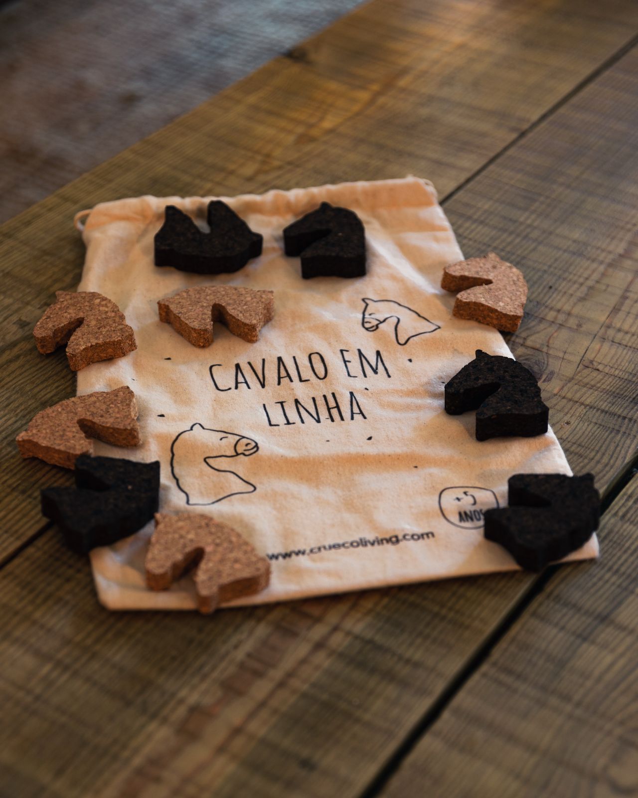 Voucher Físico • Batismo Equestre + Jogo Cavalo em Linha