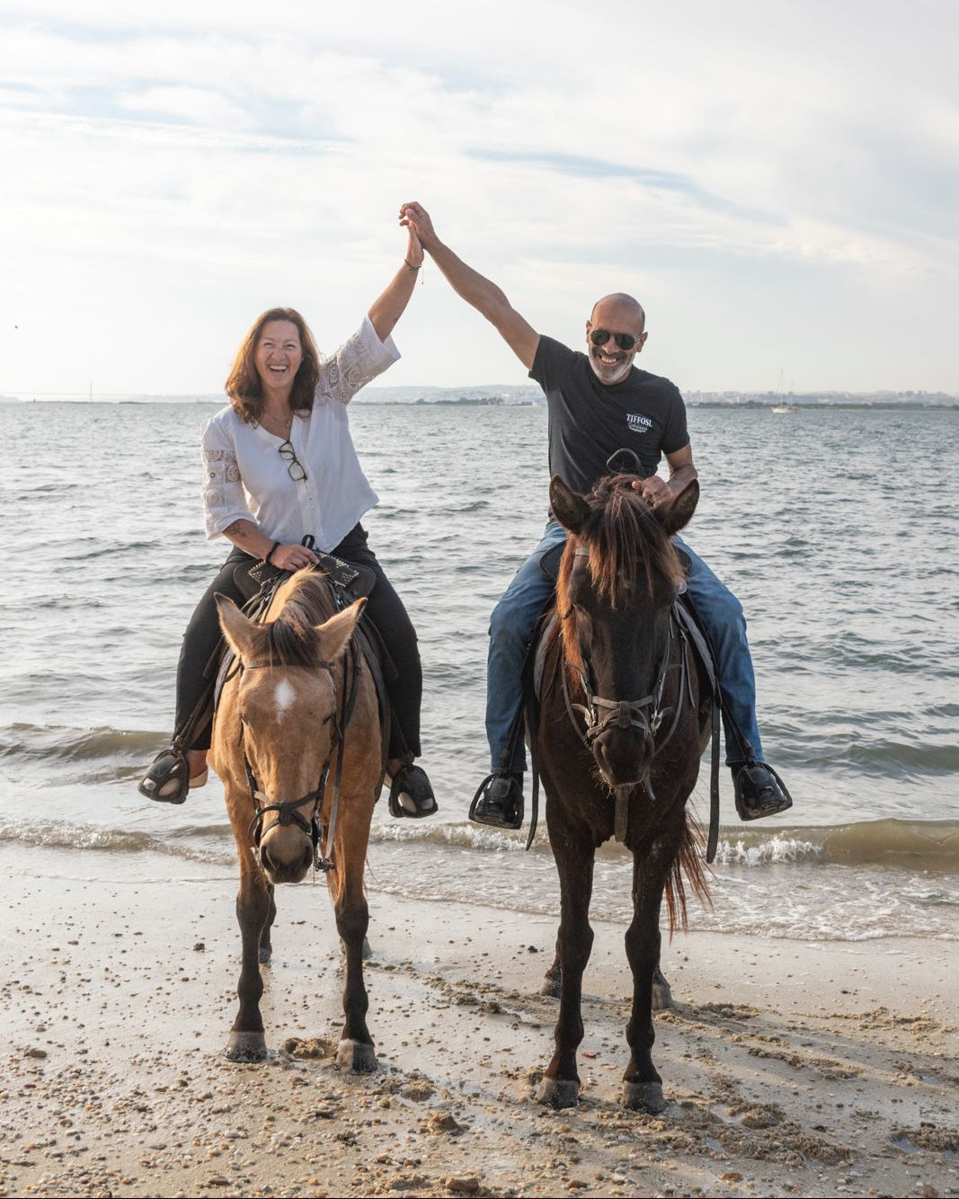 Voucher físico • Passeio a Cavalo + Lenço Amor