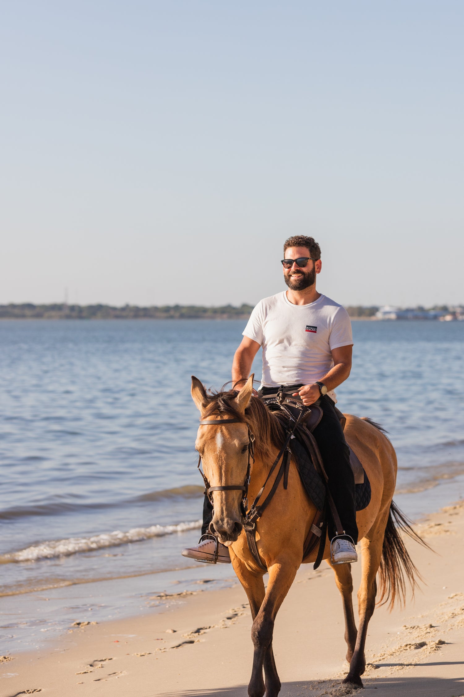 Caixa-Oferta • Passeio a Cavalo na Praia Pôr-Do-Sol