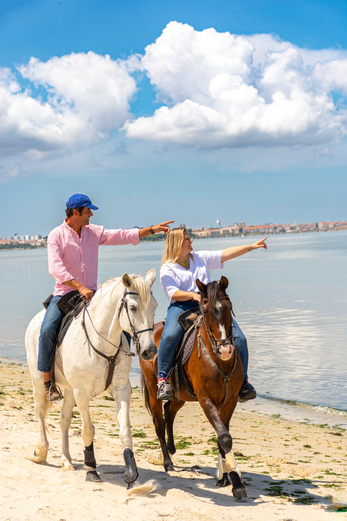 Private horseback riding and picnic on the beach • 3h 30min • Ages 12 and up